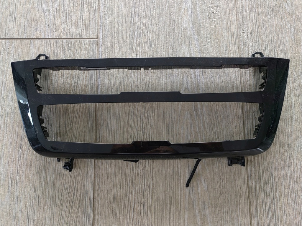 фото №1, 6612 панель рамка радио bmw f30 f31 9358939