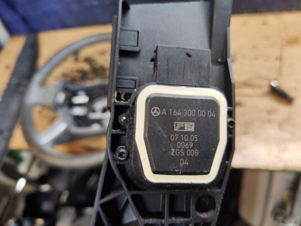 фото №2, Mercedes w251 r klasa педаль потенциометр газа