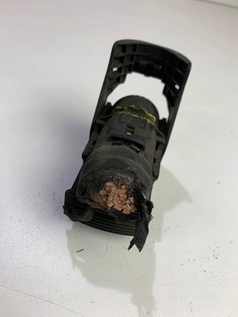 фото №6, Роз'єми штекер колодка блок керування двигуна iveco daily iv 2.3 3.0