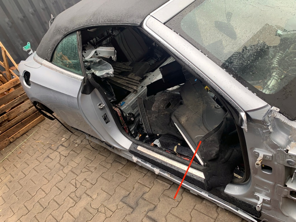 Mercedes cle a236 кабріолет  чверть перед права y1. Ціна