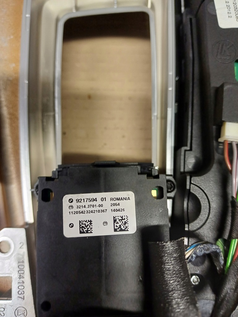 фото №11, Рамка dekor домкрата перемикання передач bmw 5 f10 f11 nr. 9206383 комплектна