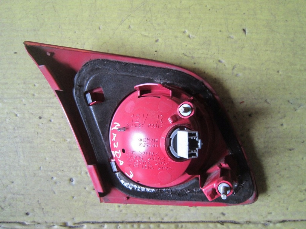 фото №3, Mazda 3 bk лампа правый задняя внутренняя