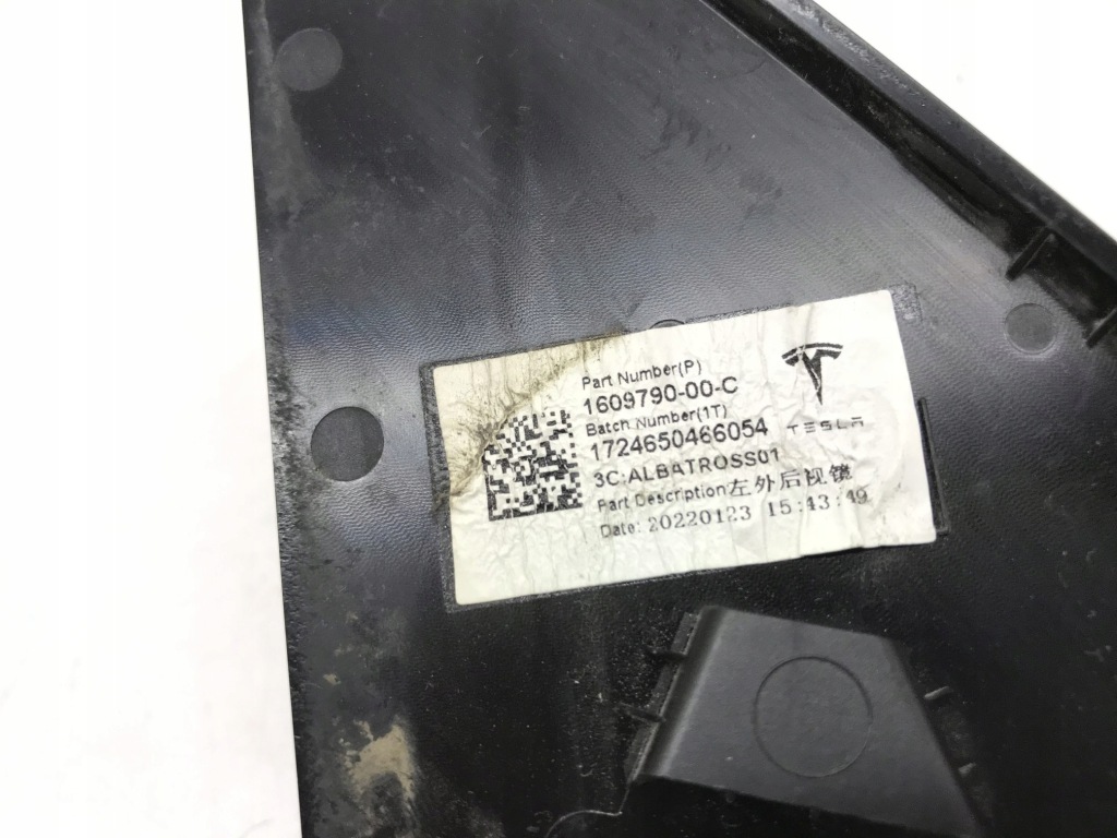 Накладка na дзеркало праве трикутник tesla model y 1495633-00-b 1609790-00-c Ціна