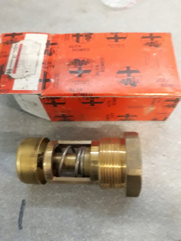 фото №1, Alfa romeo gtv spider 155 термостат busso 60507214 60808071