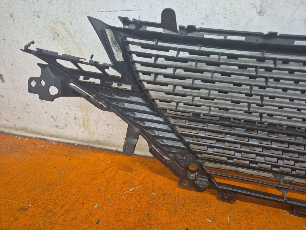 Peugeot 308 iii 21- решётка радиатора решётка радиатора 9838035680 Доставка