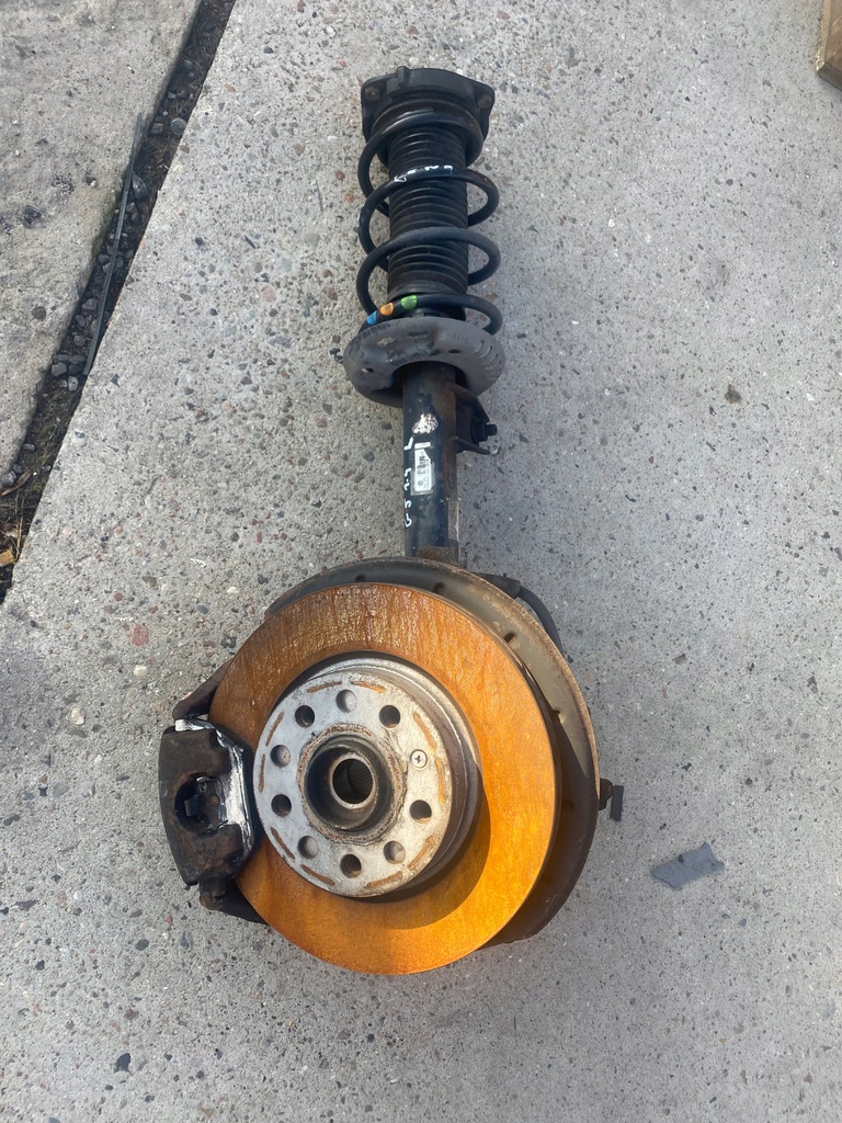 фото №1, Vw golf v 1.4 поворотный кулак левая macpherson