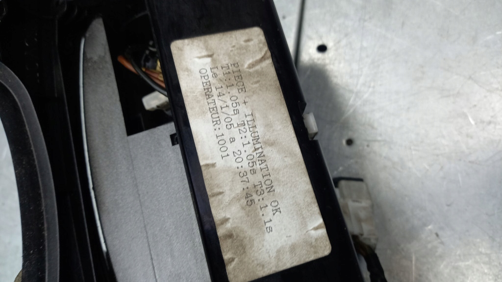 фото №5, Попільничка toyota avensis t25 05r 2.0d