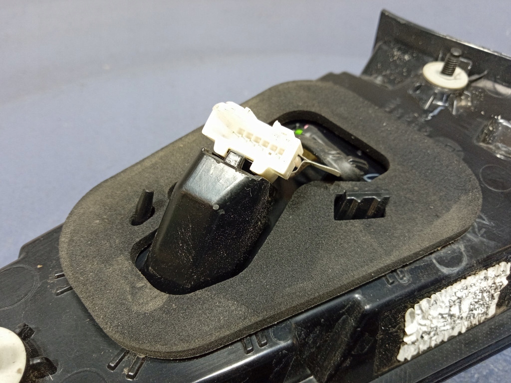 фото №5, Kia sportage v лампа задняя левая задняя внутренняя 92403r2000