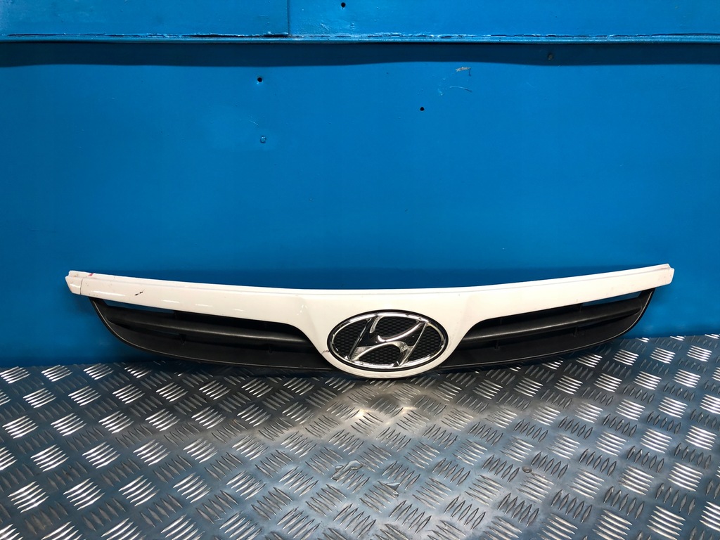 фото №1, Hyundai i20 lift 12- решётка радиатора эмблема решётка радиатора phw