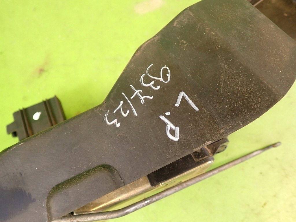 фото №8, Замок двері лівий передній mazda tribute 9 pin 01r