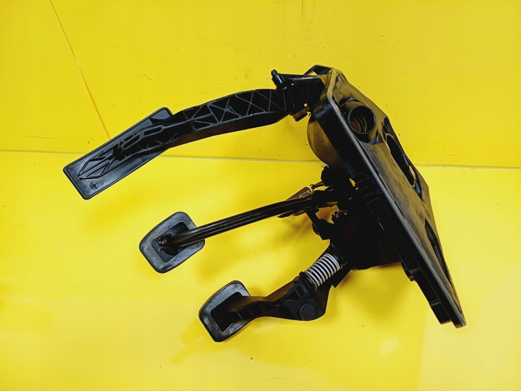 Педали комплект педаль тормоза сцепления газа mercedes w168 a1682902601 nr2 с Разборки