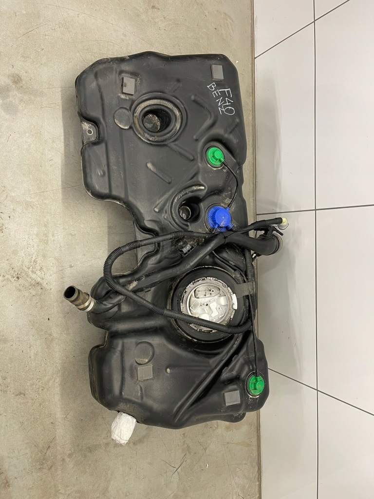 Купити Bmw f40 f44 бак пального насос бензин