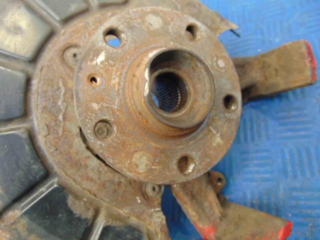 Seat leon 2 поворотний кулак лівий перед в Україні