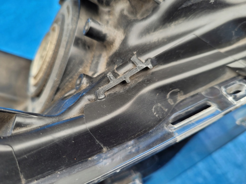 фото №9, Toyota corolla e16 | фара правий лампа перед led europa 81110-02e70-00