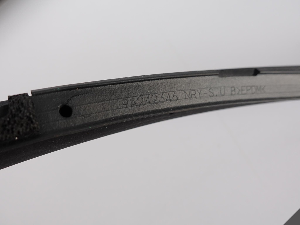 фото №9, Lexus nx 14-21 резиновый элемент прокладка дверь правая перед