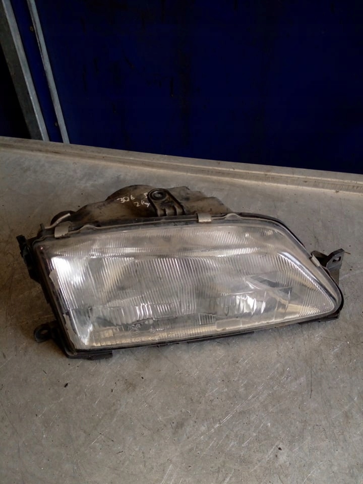 фото №1, Peugeot 306 - лампа перед права