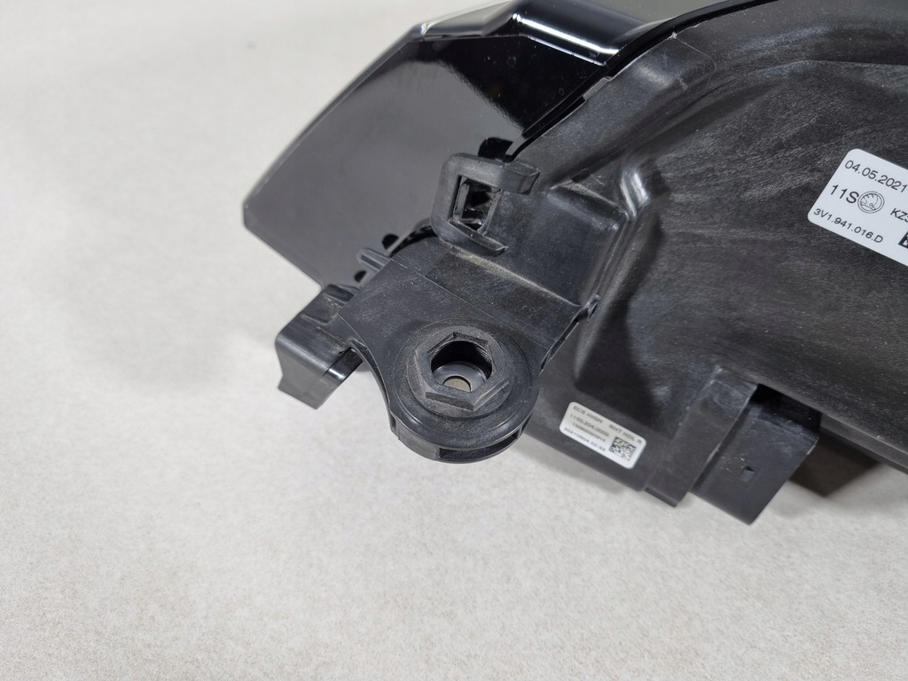 фото №12, Skoda superb iii 3 lift 3v1 лампа права full led