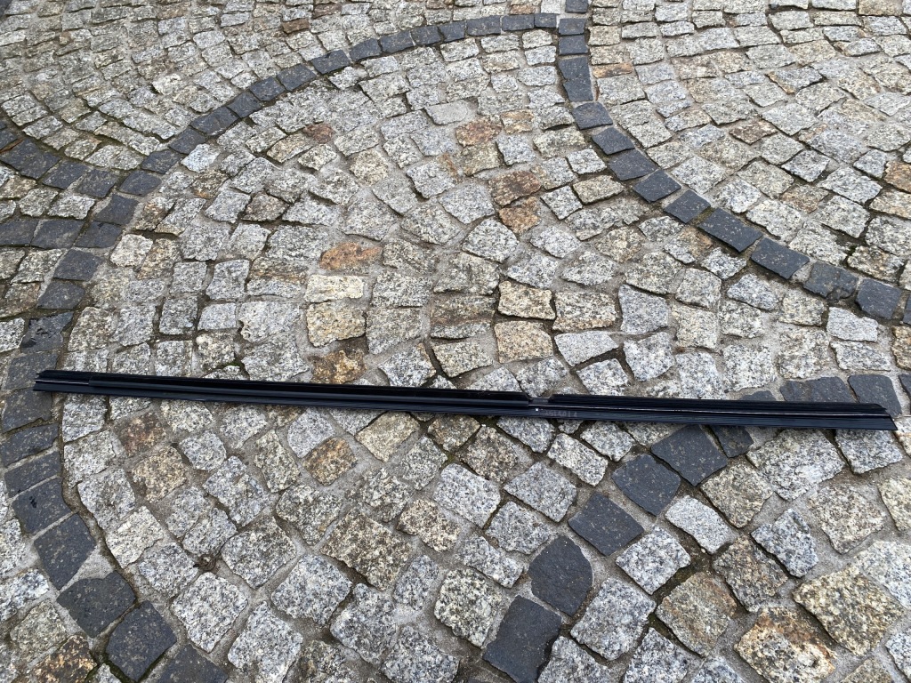 Mercedes 257 cls молдинг ущільнювач права перед задній 2577250800 2577352400 Зі Шроту