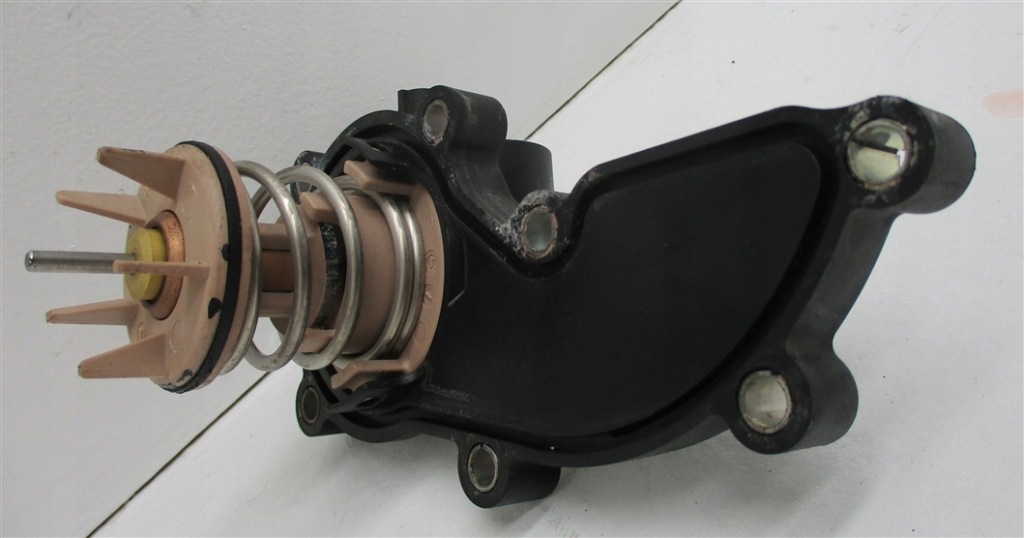 фото №5, Корпус термостата audi a4 a6 3.0 tfsi 06e121111ad