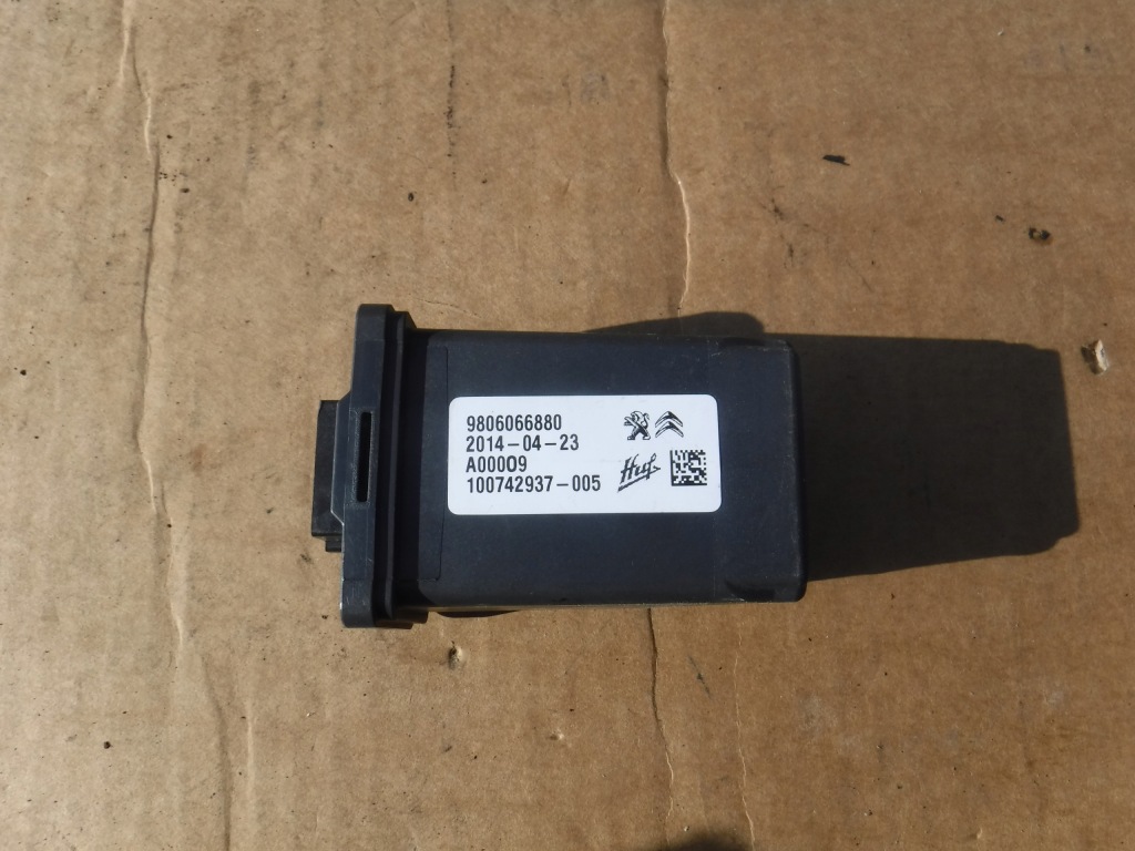 фото №1, Модуль карты ключа citroen c4 picasso ii 9806066880