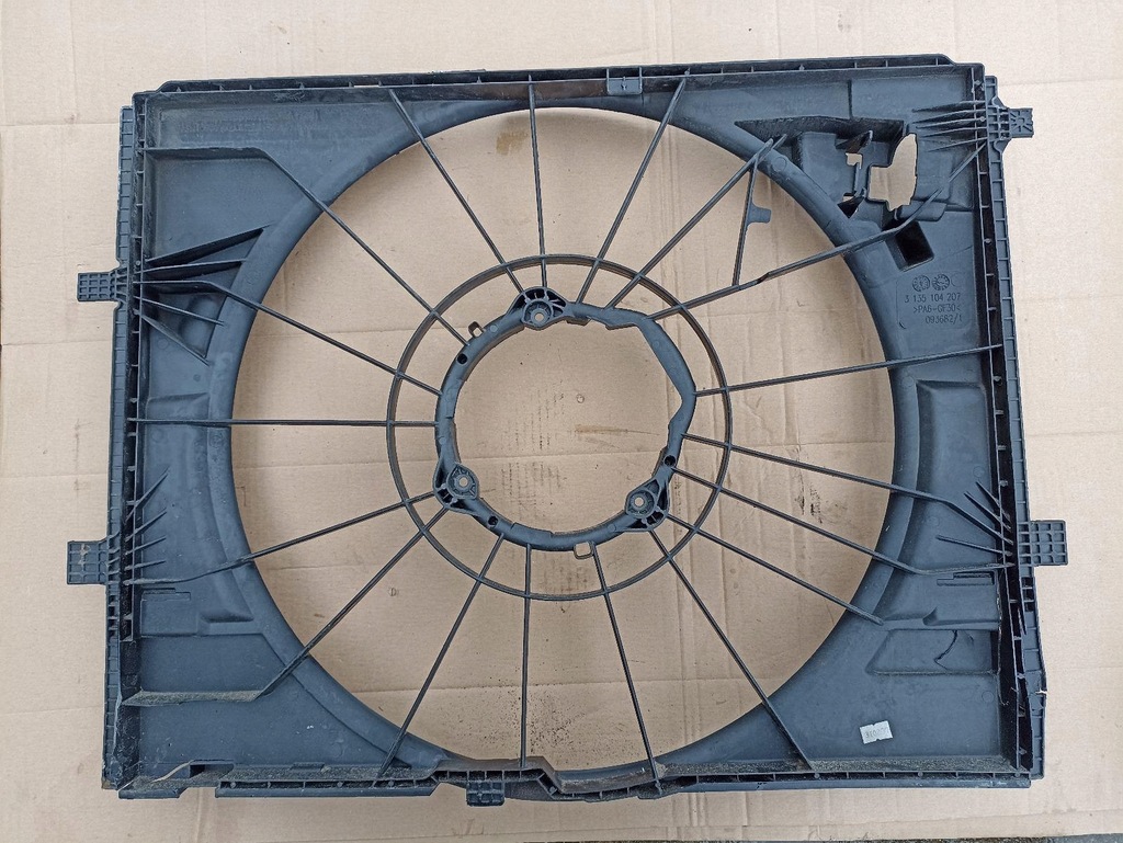 фото №1, Mercedes w213 e-klasa корпус вентилятора пошкоджена
