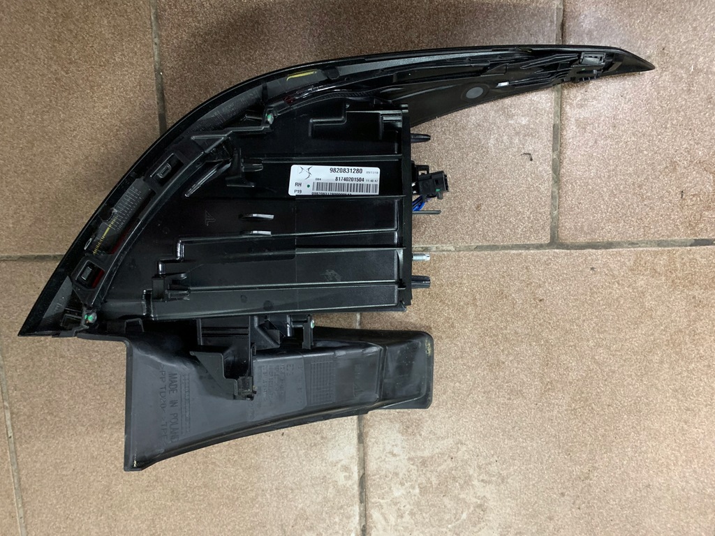 фото №5, Citroen ds3 crossback лампа правий задня