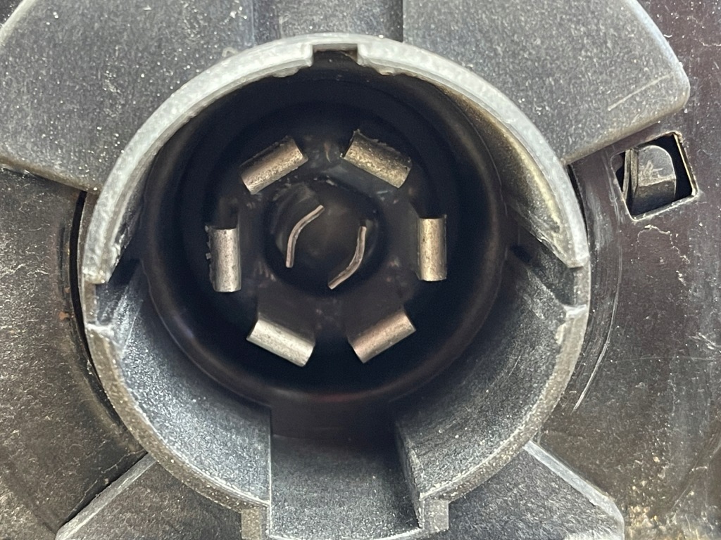 P2 cadillac escalade iv 2014 - балка бампера задній фаркоп  задня 22900139 Доставка