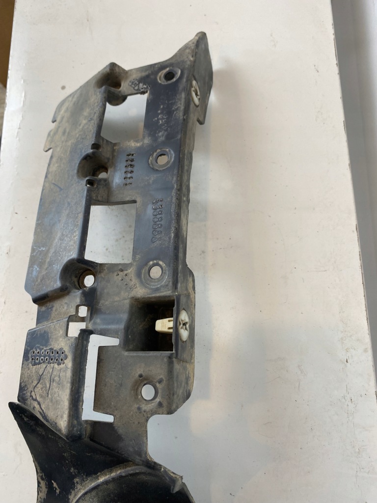 Напрямна захист бампер перед лівий cayenne 7p Ціна