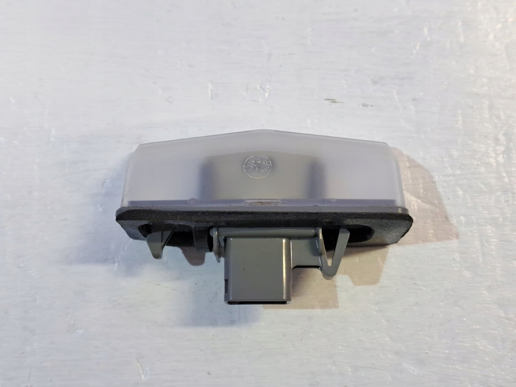 фото №2, Lexus rx 450h 2021 фонари номерного знака регистрационный