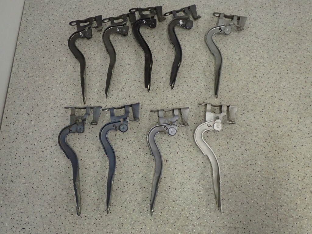 фото №1, Toyota yaris ii 06-09 петля капот левый