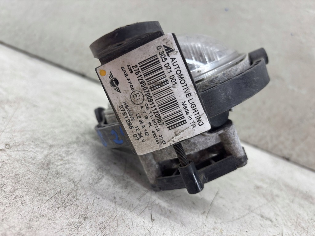 Mini cooper r56 противотуманная фара передний передок  0305071001 Недорого