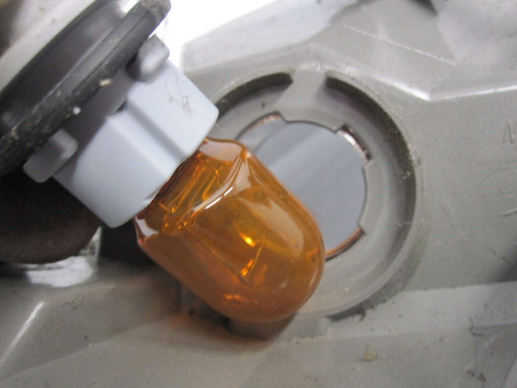 Nissan leaf 1 11r фара левая задняя 266503nl0b Недорого