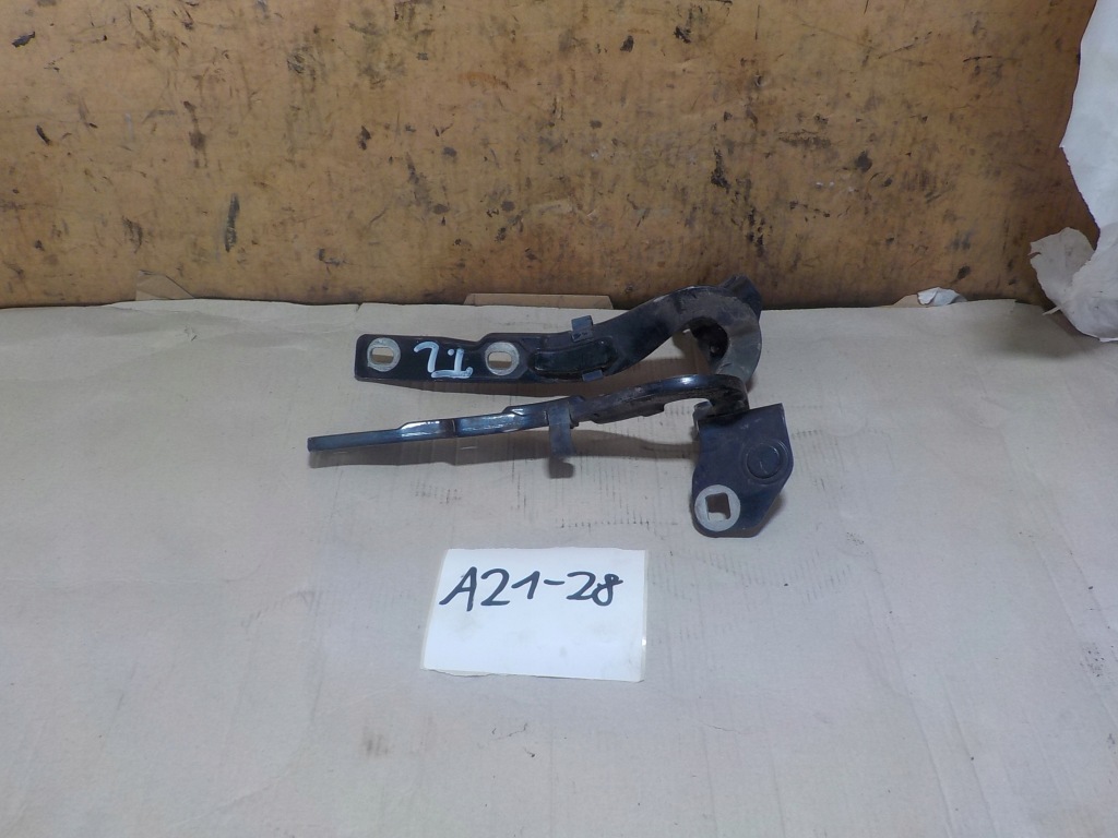 фото №1, Audi a2 петлі кришки багажника 8z0827300a