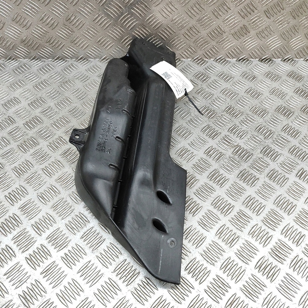 фото №5, Toyota hiace h50, h60, h70 2001 часть трубы впуска воздуха