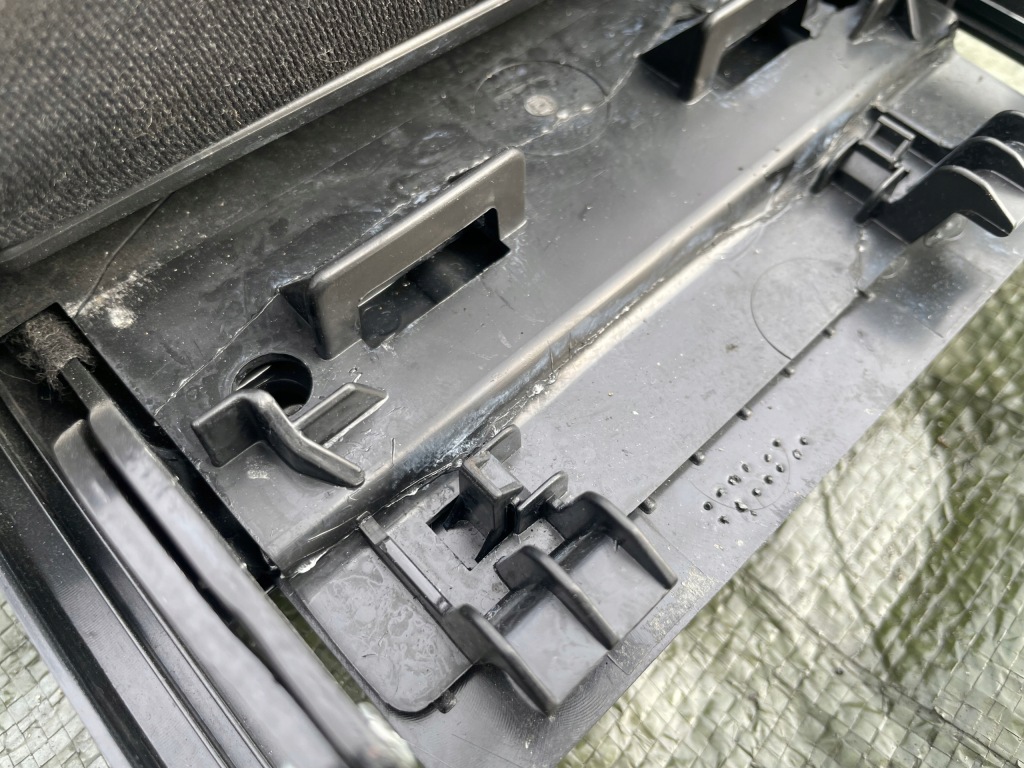 Купить Подлокотник бардачок на лыжи задний  задний подстаканник audi a4 b8 8t0885875af