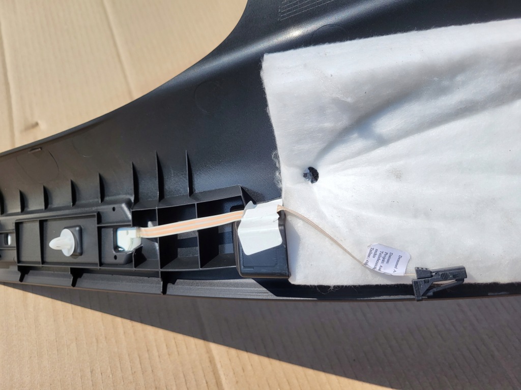 Молдинг порог накладка порог правый  задняя audi a8 d4 оригинальный номер европа  4h0864608 в Украине