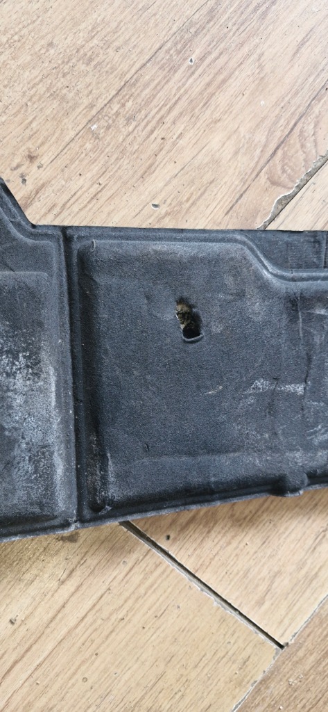 Накладка акумулятор tucson 3 Зі Шроту