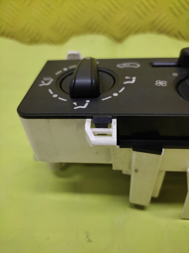 фото №7, Citroen c3 панель обдув кондиціонера f664477s