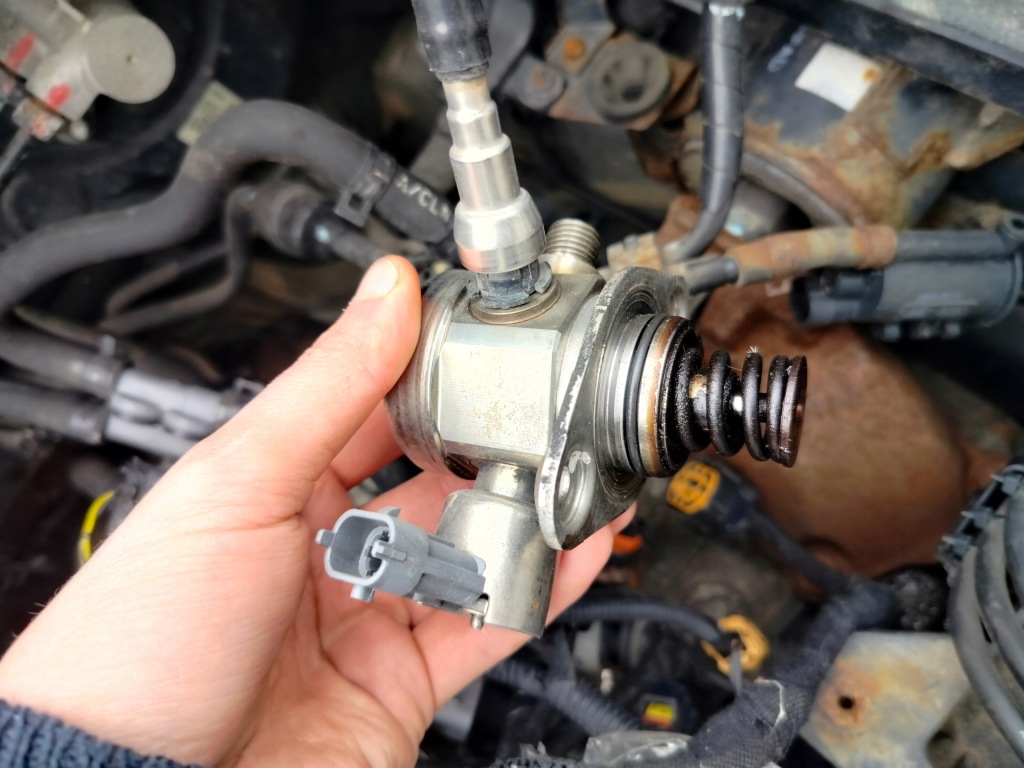 фото №1, Насос топлива hyundai santa fe iii 35320-2g720 g4kh optima sorento kia