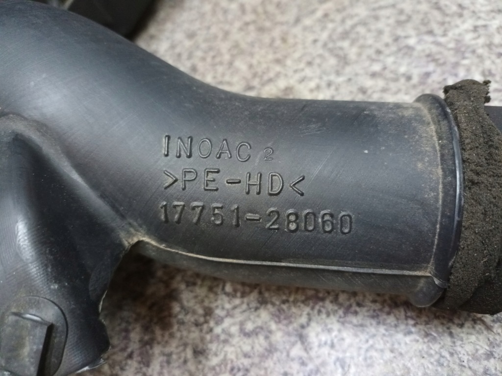 фото №8, Корпус фильтра воздуха трубы воздухозаборник 2.2 d4d d-cat toyota rav4 iii оригинал