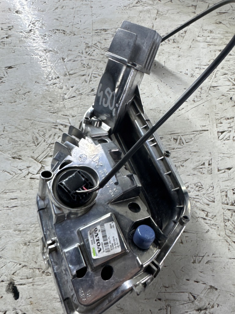 Volvo xc60 протитуманна фара лівий led drl фара рестайлінг  13 14 Оригінал