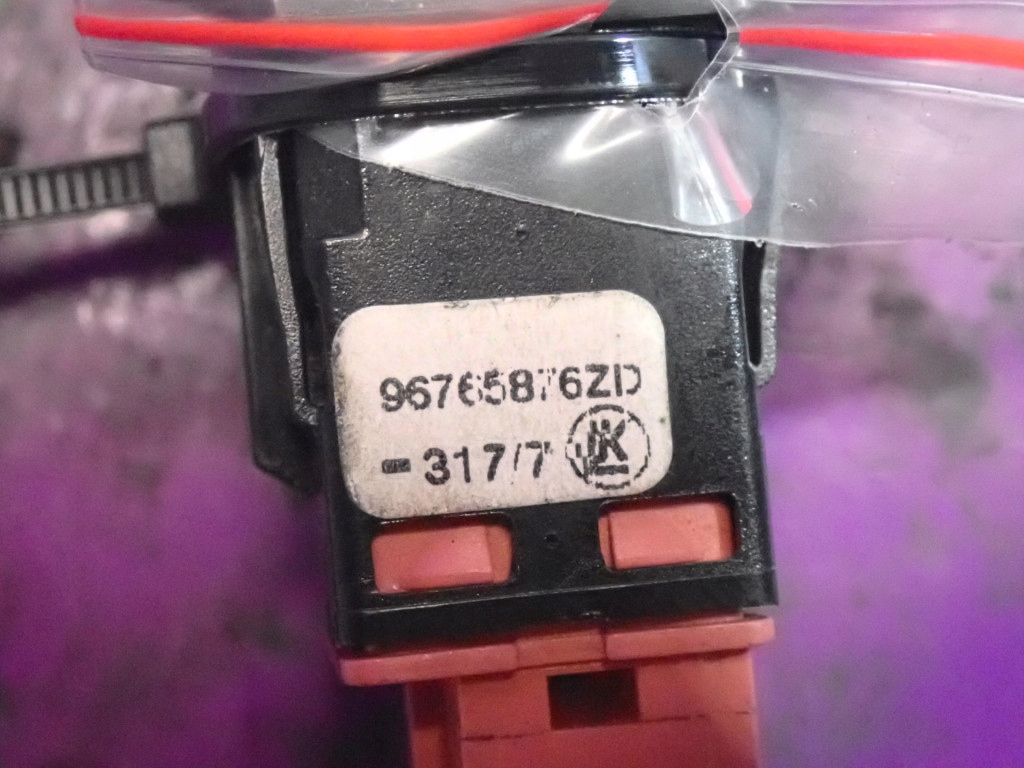 Peugeot 301 16- перемикач вимикач світла аварійних 96765876zd в Україні