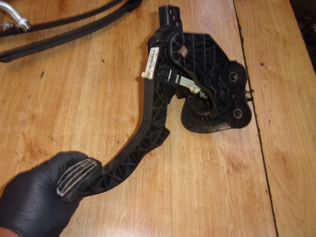 фото №1, Citroen c4 picasso ii педаль сцепления помпа