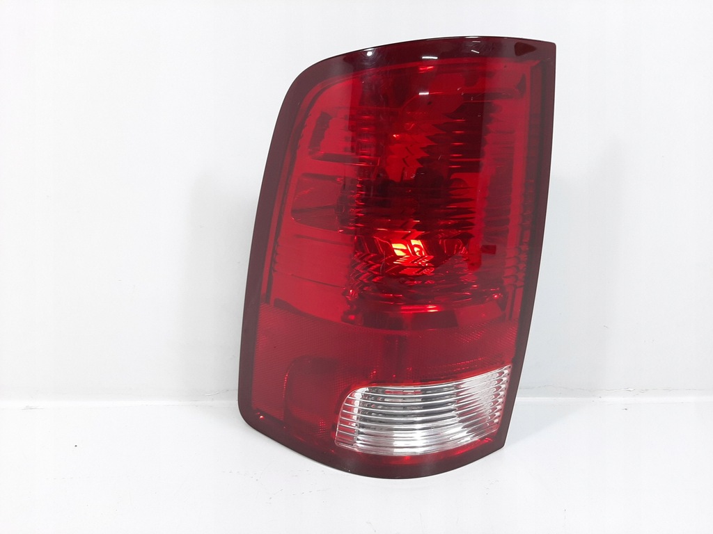 фото №1, Dodge ram 1500 14r лампа левый задняя 55277415aa