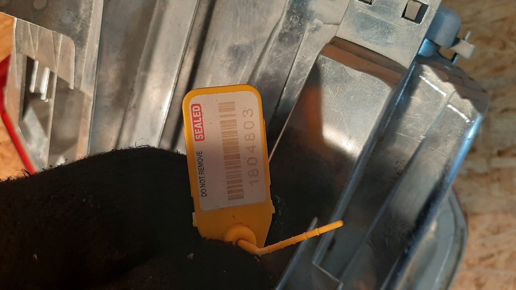 фото №10, Лампа левый задняя 9653547580 citroen c4 picasso