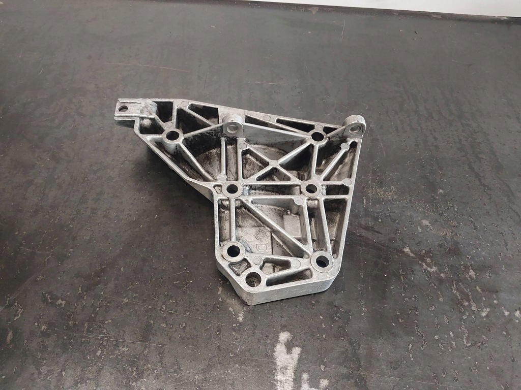 Кронштейн / кронштейн компресора кондиціонера bmw 5 e39 525tds m51d25 2246146 Зі Шроту