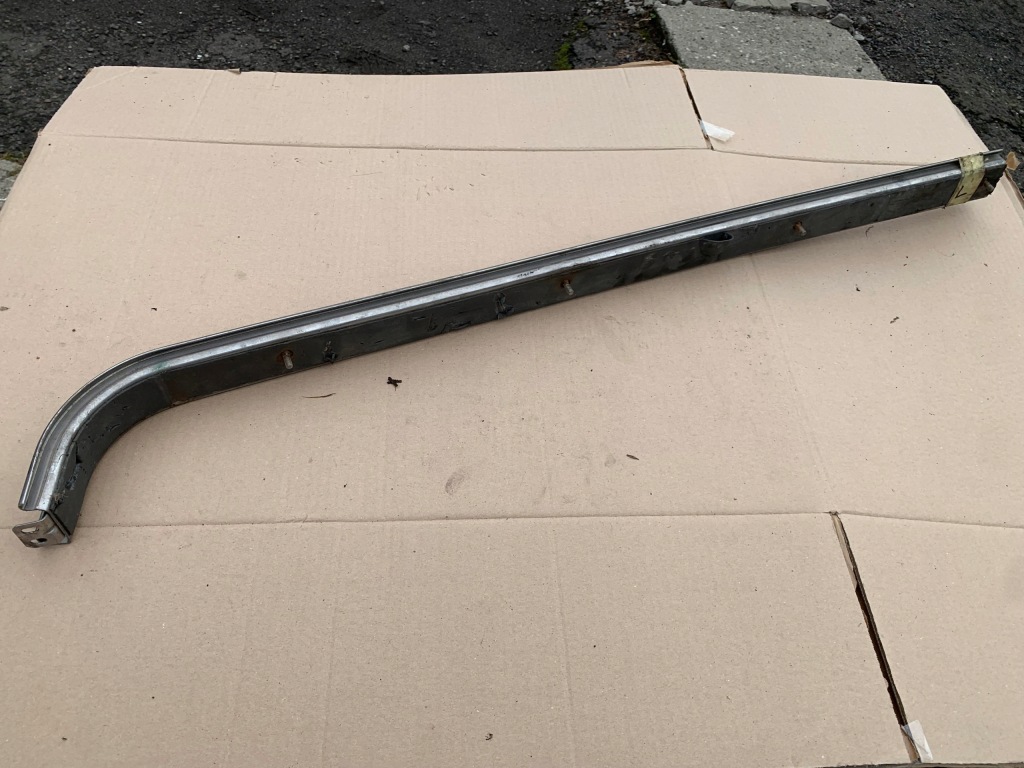 фото №1, Направляющая направляющая дверь раздвижных mercedes w638 v klasa оригинал