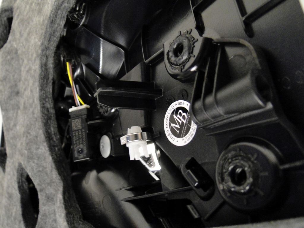 фото №16, Mercedes glc 254 x254 c254 amg обивка обшивка дверь задние правое 9h51