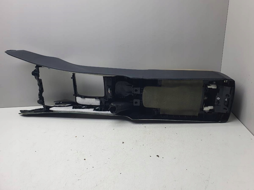 фото №10, Подлокотник туннель lexus is 220 2006 eu beż светлый