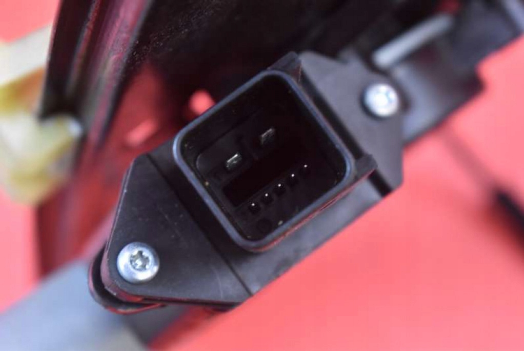 Купить Подъемник стекло левый перед европа  13406673 opel astra 5 v k 15-20